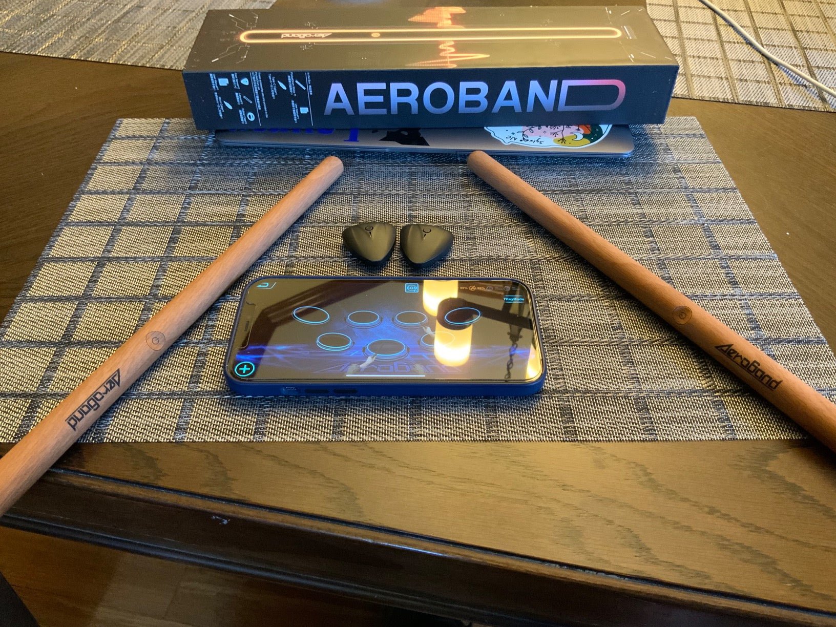 POCKETDRUM & POCKETGUITAR FROM AEROBAND - AeroBand